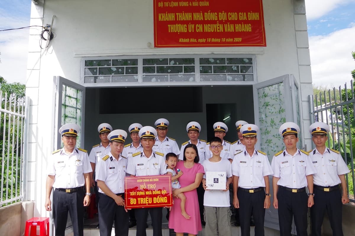Lữ đoàn 146 bàn giao nhà đồng đội cho quân nhân có hoàn cảnh khó khăn