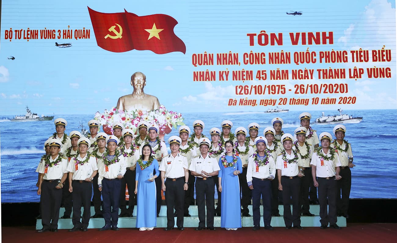 Vùng 3 tôn vinh 31 quân nhân, công nhân quốc phòng tiêu biểu