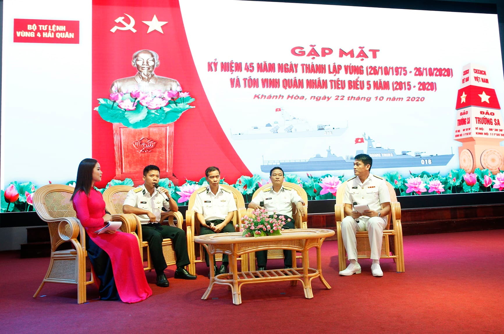 Vùng 4: Gặp mặt kỷ niệm 45 năm Ngày thành lập Vùng và tôn vinh quân nhân tiêu biểu