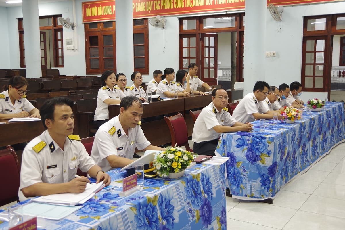 Công đoàn cơ sở Trường Cao đẳng Kỹ thuật Hải quân hội nghị giữa nhiệm kỳ