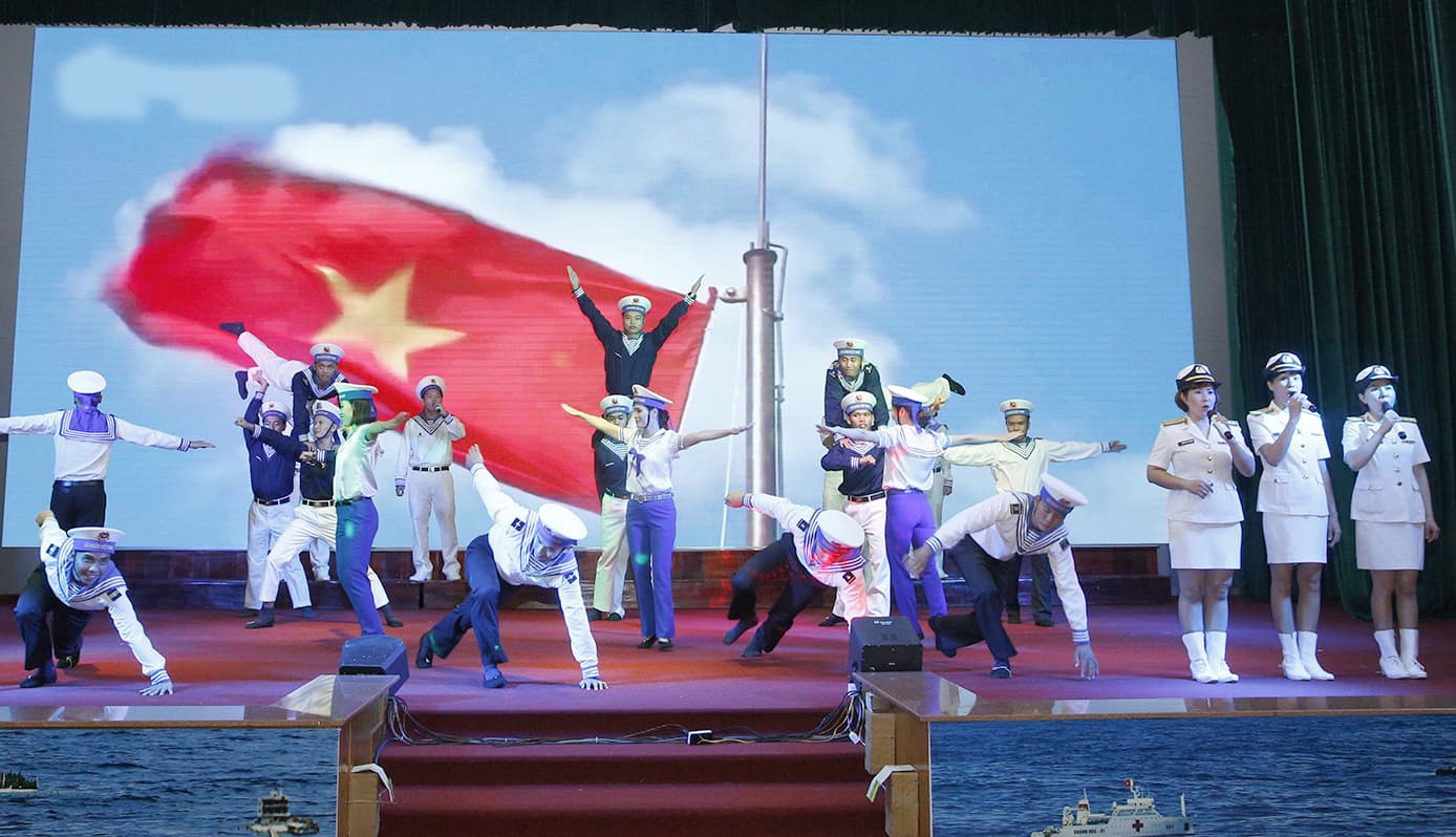 Vùng 4: Giao lưu văn nghệ “Tự hào 45 năm hành trình giữ biển”