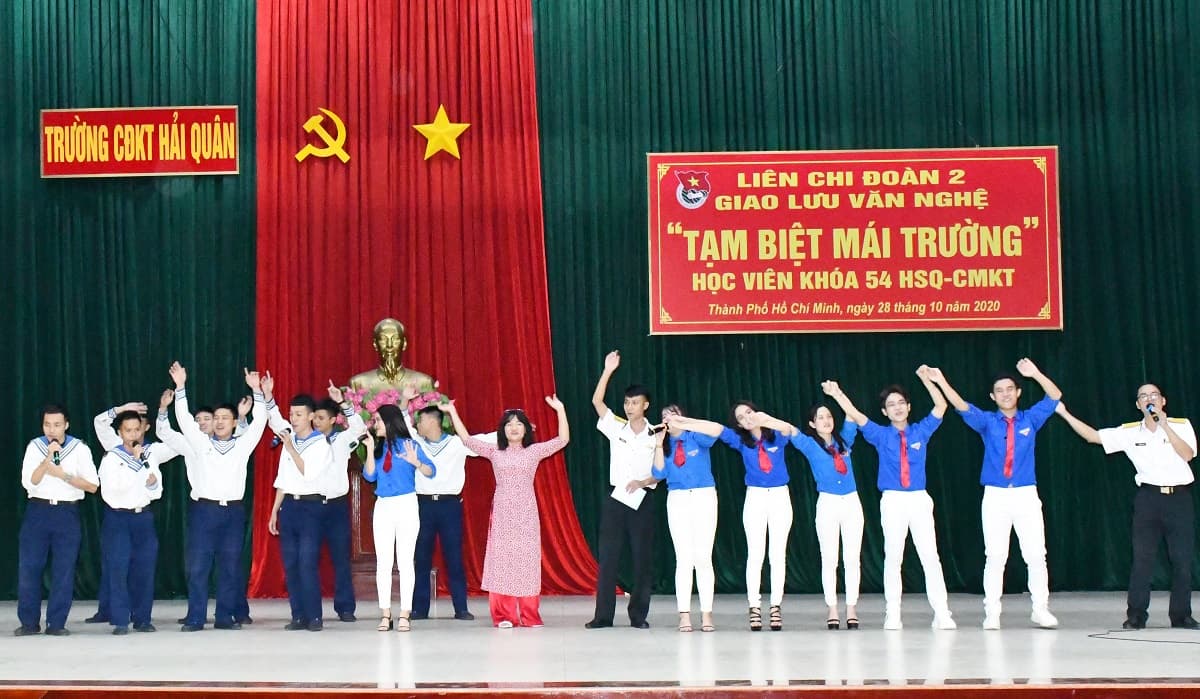 Trường Cao đẳng Kỹ thuật Hải quân: Giao lưu “Tạm biệt mái trường”