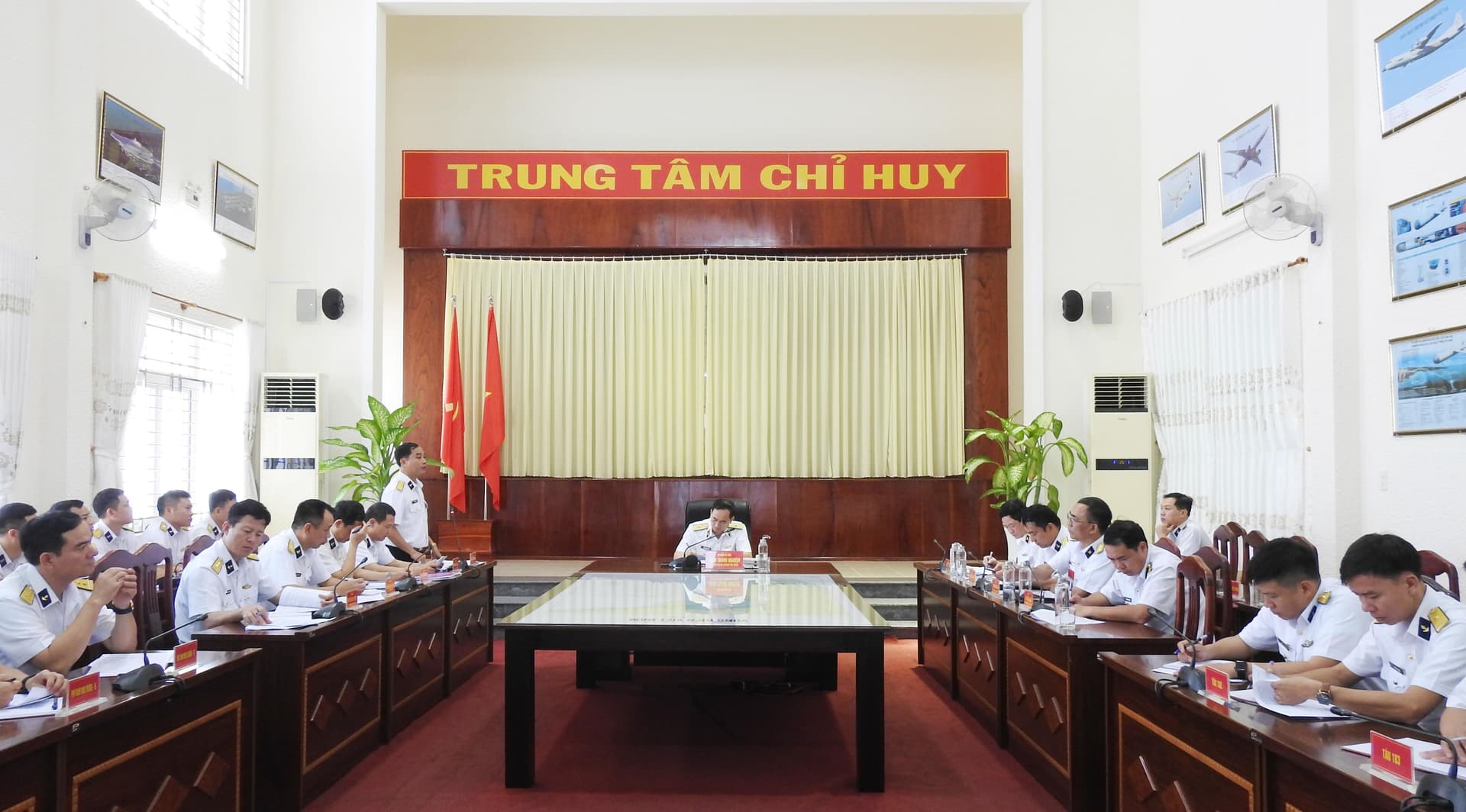 Tư lệnh Hải quân kiểm tra Lữ đoàn 189