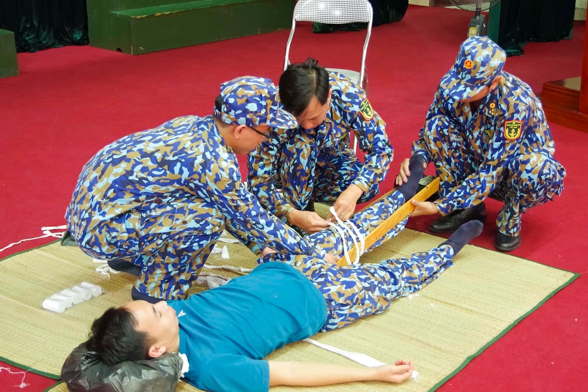 Vùng 1 huấn luyện 5 kỹ thuật cấp cứu thương binh