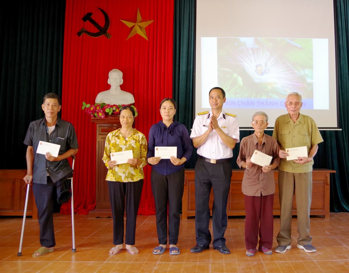 Lữ đoàn 679 kết hợp công tác dân vận trong diễn tập