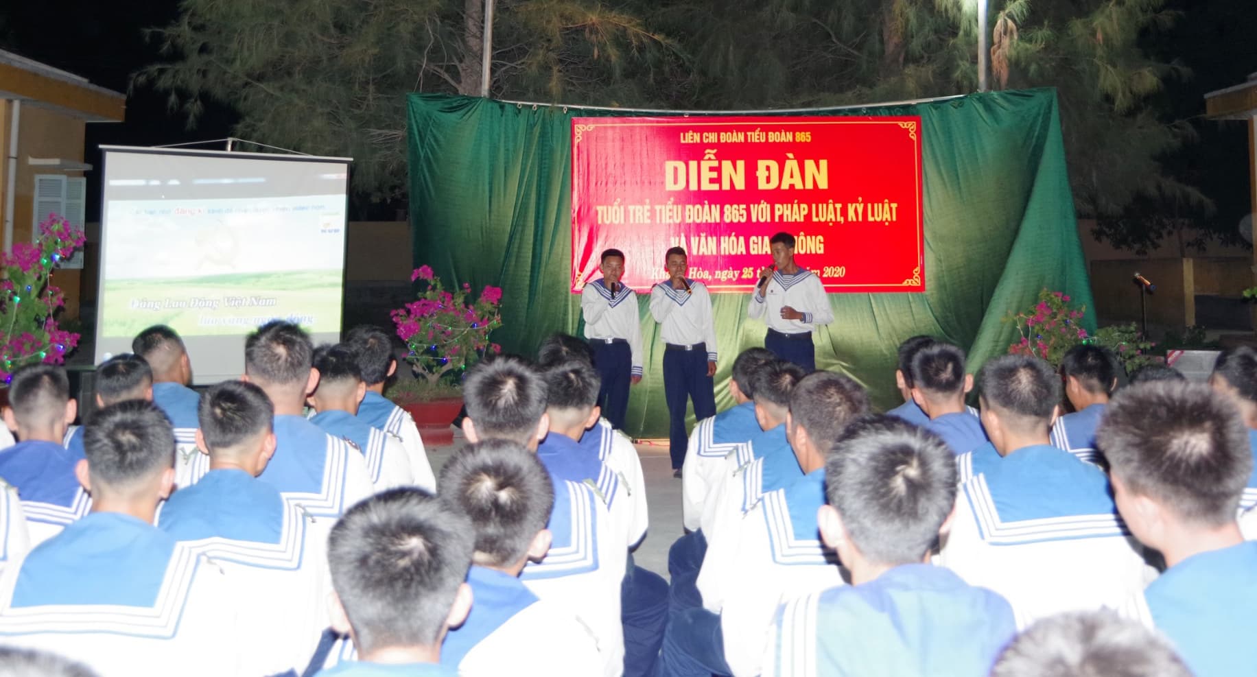 Diễn đàn thanh niên “Tuổi trẻ Tiểu đoàn 865 với pháp luật, kỷ luật và văn hóa giao thông”