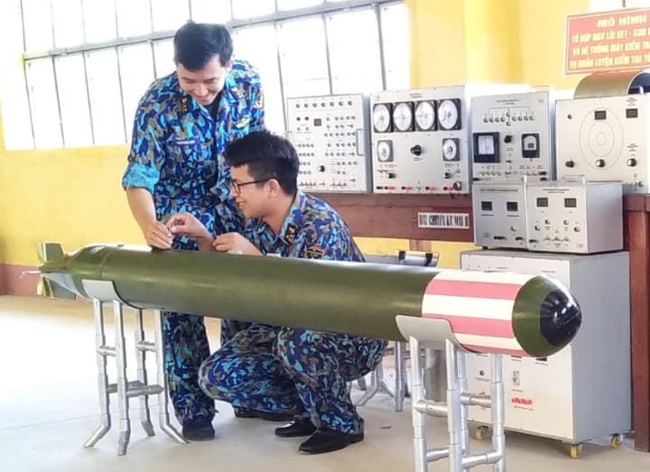 Những công trình có giá trị khoa học và thực tiễn của tuổi trẻ Hải quân