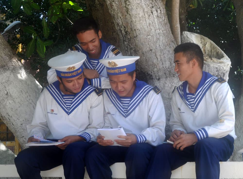 Yêu anh, yêu cả Trường Sa