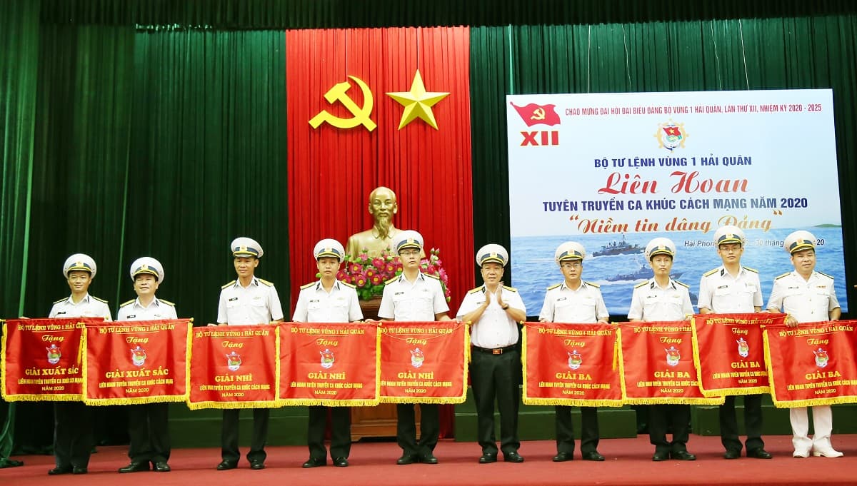 Vùng 1 Hải quân: Liên hoan tuyên truyền ca khúc cách mạng “Niềm tin dâng Đảng”