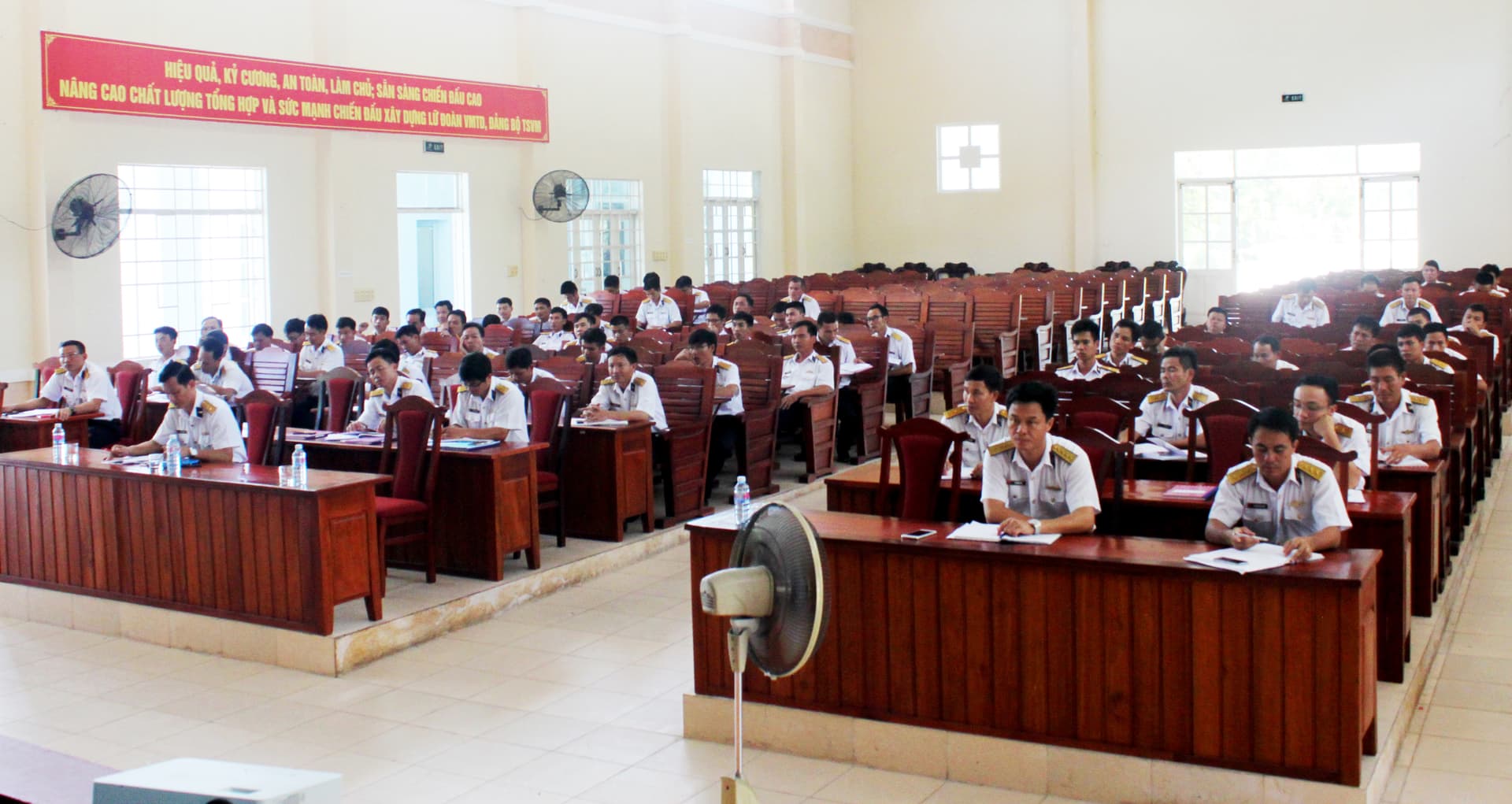 Lữ đoàn 680: Học tập các chuyên đề pháp luật