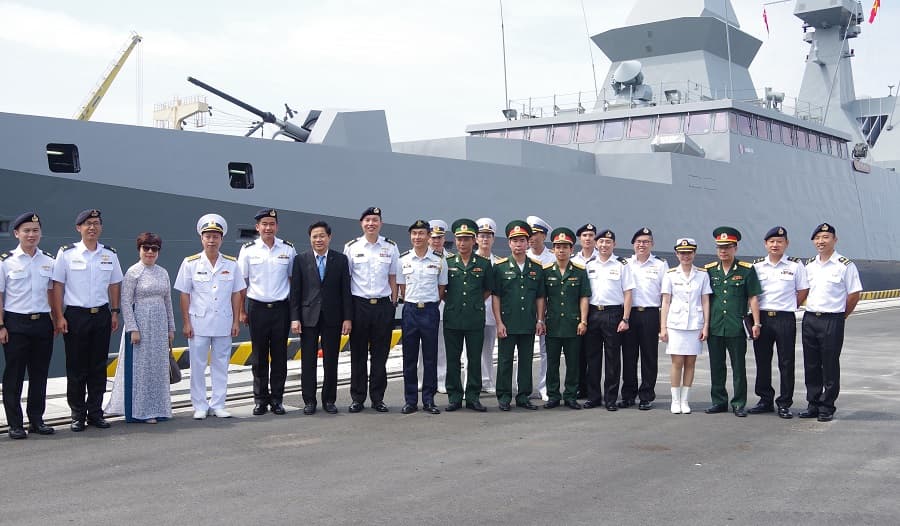 Tàu Hải quân Singapore thăm Việt Nam