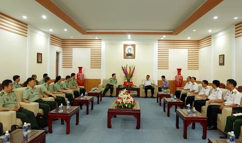 Đoàn cán bộ, học viên Học viện Chính trị quân đội Trung Quốc thăm Vùng 3 Hải quân