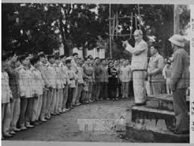 Lời Bác Hồ dạy ngày này năm xưa: “Đối với những người có thành tích, phải khen thưởng..."