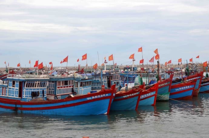 Ngư dân liên kết, sắm tàu lớn vươn khơi