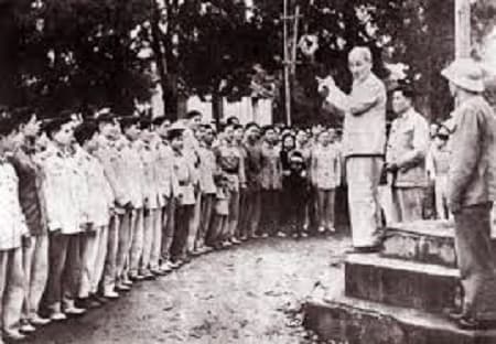 Lời Bác Hồ dạy ngày này năm xưa “Quân sự mà không có chính trị như cây không có gốc, vô dụng lại có hại”