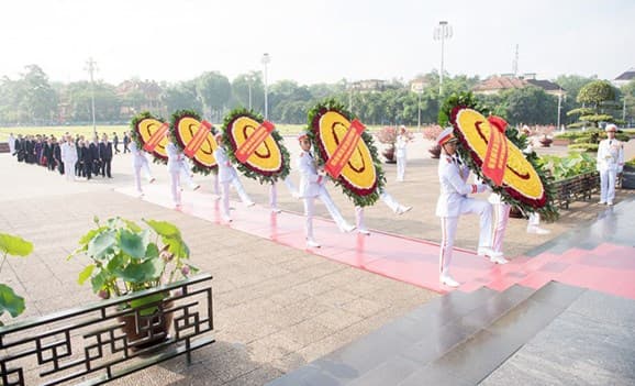Lãnh đạo Đảng, Nhà nước vào Lăng viếng Chủ tịch Hồ Chí Minh