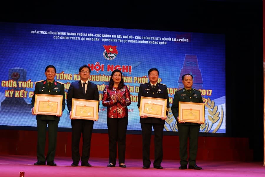 Ký kết chương trình phối hợp giữa Tuổi trẻ Thủ đô với các đơn vị Quân đội giai đoạn 2017-2022