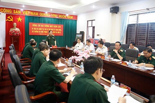 Đại tướng Ngô Xuân Lịch thăm và làm việc tại Vùng 4 Hải quân