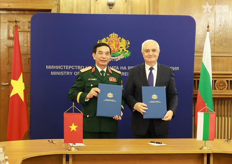 Đại tướng Phan Văn Giang hội đàm với Bộ trưởng Bộ Quốc phòng Bulgaria