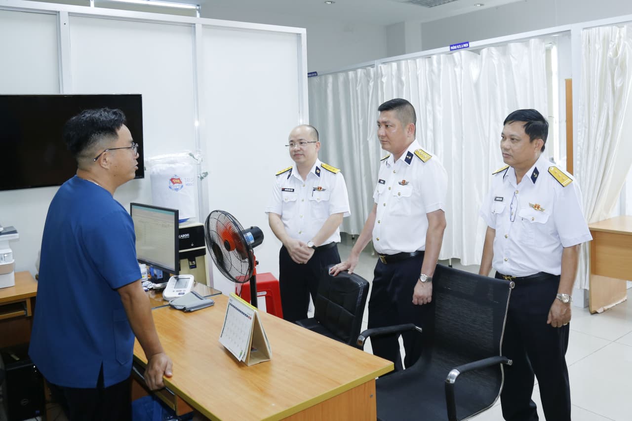 Binh đoàn 20 kiểm tra công tác hậu cần tại Cụm cảng Cái Mép