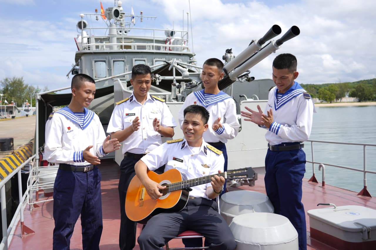 Phát huy nhân tố chính trị – tinh thần xây dựng Lữ đoàn 127 chính quy, hiện đại