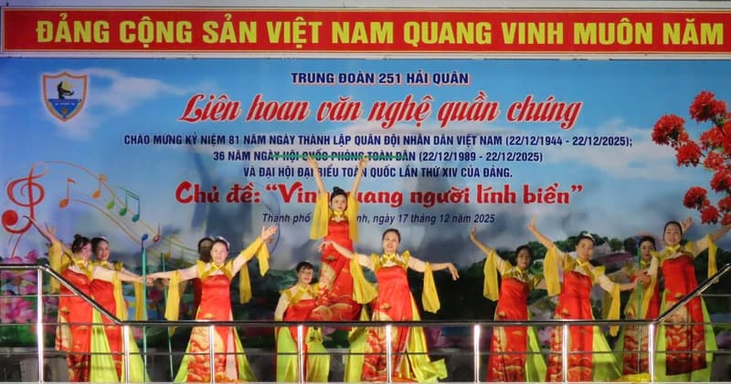 Trung đoàn 251: Liên hoan văn nghệ  “Vinh quang người lính biển”