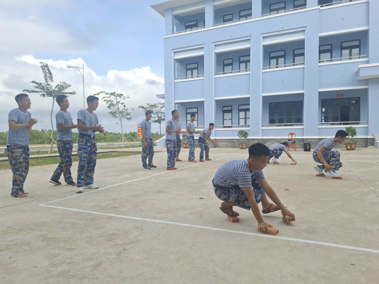Trung tâm Bảo đảm Kỹ thuật - Hậu cần Vùng 5 tổ chức các hoạt động kỷ niệm Ngày thành lập Quân đội