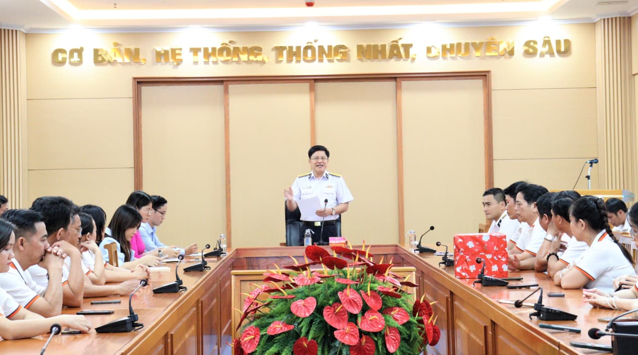Học viện Hải quân thông tin về biển đảo tại Khánh Hoà