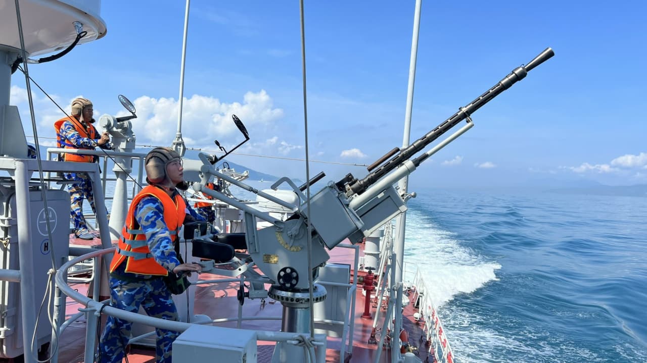 Kết hợp phát triển kinh tế, xã hội với bảo đảm quốc phòng, an ninh và đối ngoại