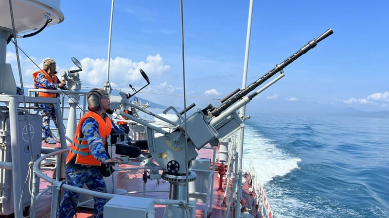 Kết hợp phát triển kinh tế, xã hội với bảo đảm quốc phòng, an ninh và đối ngoại