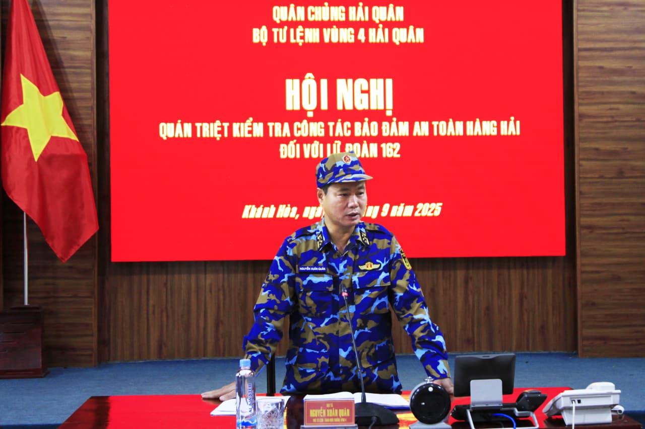 Bộ Tư lệnh Vùng 4 kiểm tra công tác bảo đảm an toàn hàng hải tại các đơn vị tàu