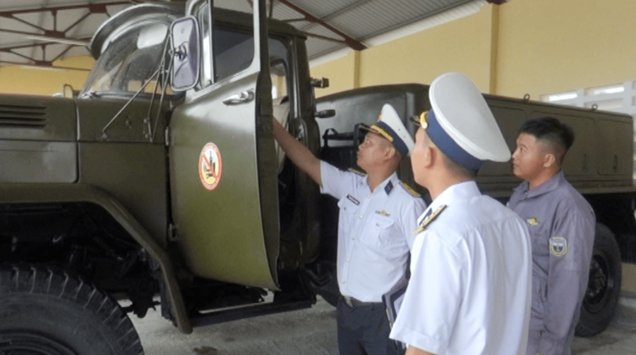 Lữ đoàn 954 thi máy bay, xe - máy chính quy mẫu mực năm 2025