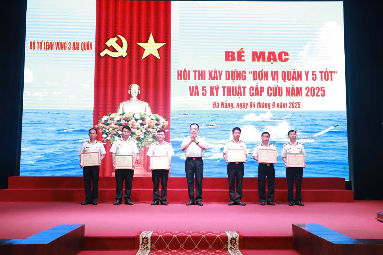 Vùng 3: Bế mạc hội thi xây dựng “Đơn vị quân y 5 tốt” và 5 kỹ thuật cấp cứu