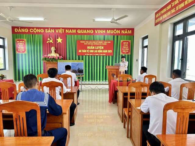 Huấn luyện an toàn vệ sinh lao động