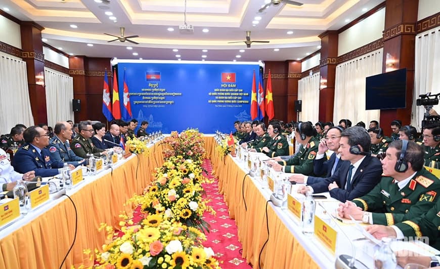 Giao lưu hữu nghị quốc phòng biên giới Việt Nam - Campuchia lần thứ hai: Bộ trưởng Bộ Quốc phòng hai nước Việt Nam - Campuchia hội đàm