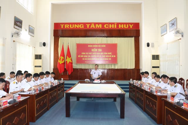 Kiểm tra công tác phát triển khoa học công nghệ, đổi mới sáng tạo và chuyển đổi số tại Lữ đoàn 189