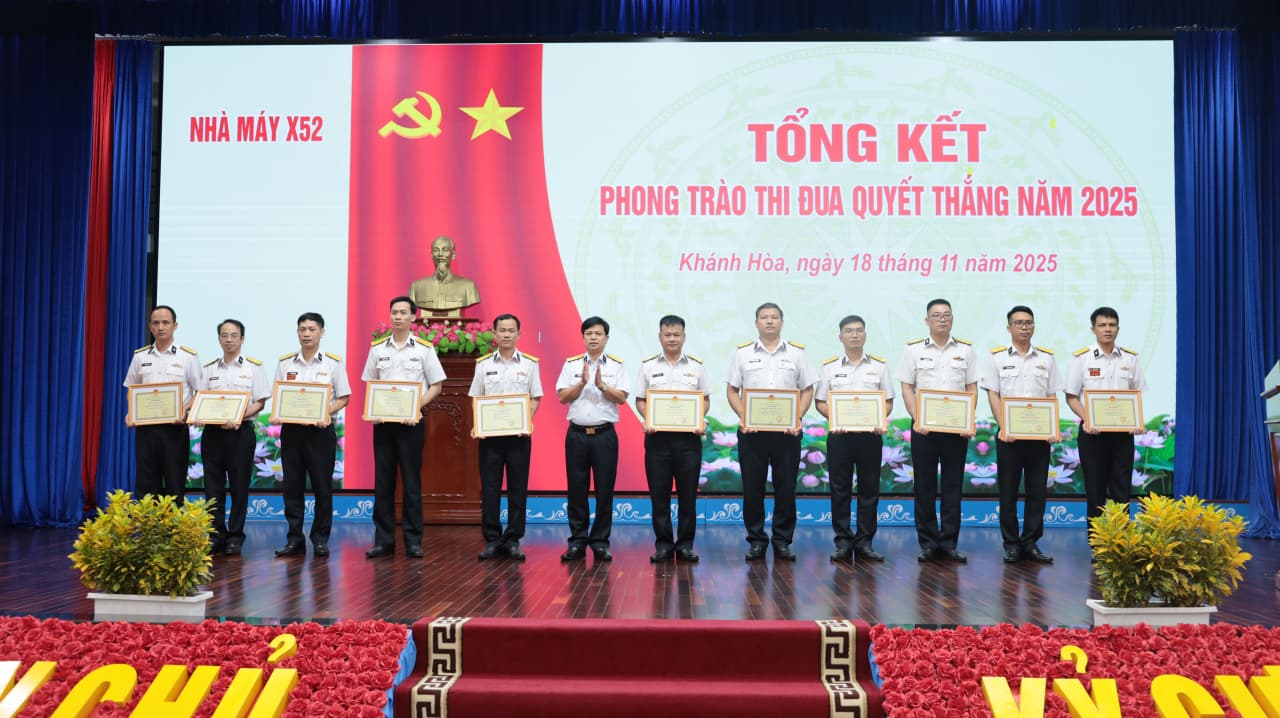 Nhà máy X52 thực hiện tốt nhiệm vụ sửa chữa tàu và nghiên cứu khoa học