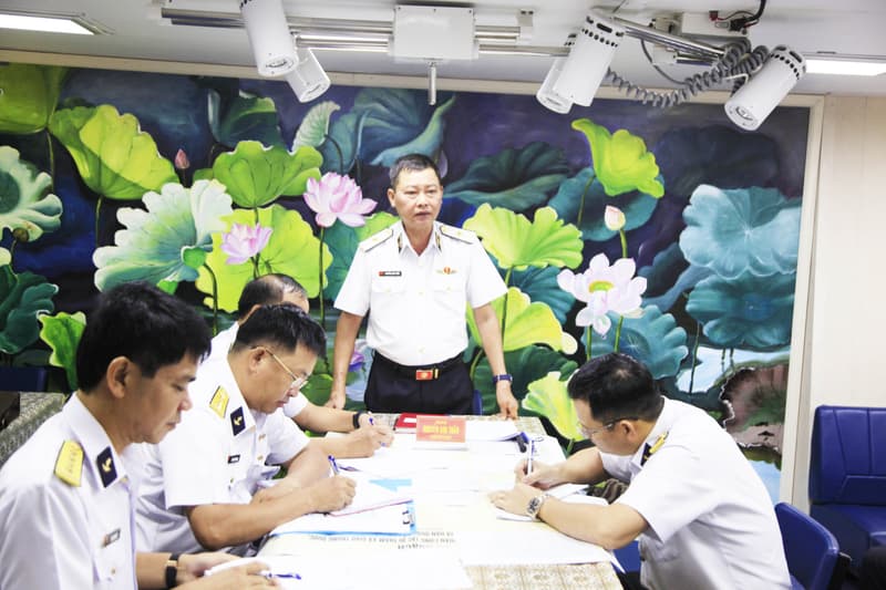 Tư lệnh Vùng 4 kiểm tra, động viên Tàu 015 chuẩn bị thực hiện nhiệm vụ đối ngoại quốc phòng