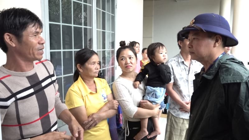 Đoàn công tác Vùng 4 thăm và hỗ trợ nhân dân vùng mưa lũ Khánh Hòa