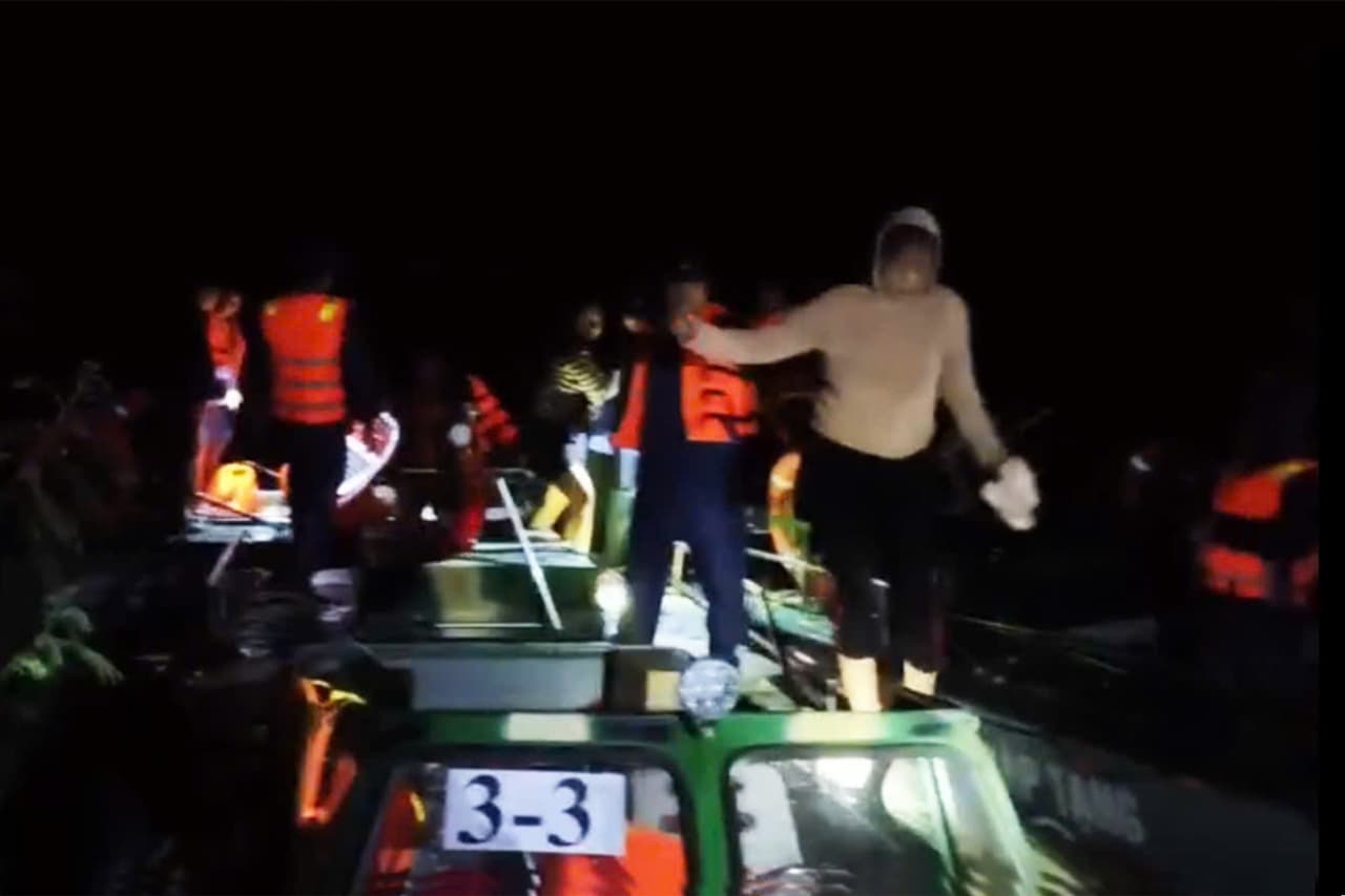 Lữ đoàn 162 tiếp tục hỗ trợ người dân vùng ngập lụt