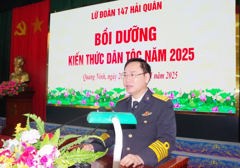 Lữ đoàn 147 bồi dưỡng kiến thức dân tộc