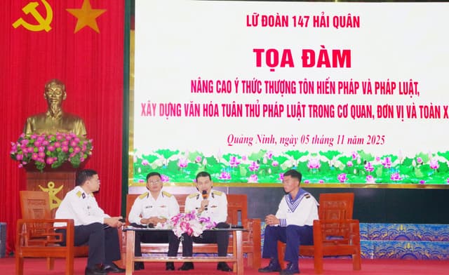 Lữ đoàn 147 hưởng ứng Ngày pháp luật Việt Nam