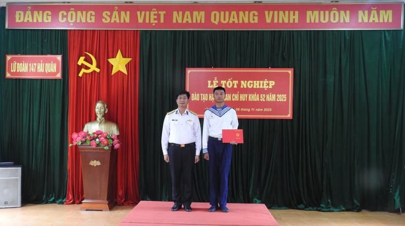 Lữ đoàn 147: Lễ tốt nghiệp đào tạo hạ sĩ quan chỉ huy khóa 52