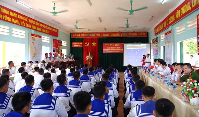 Hưởng ứng Ngày Pháp luật Việt Nam năm 2025