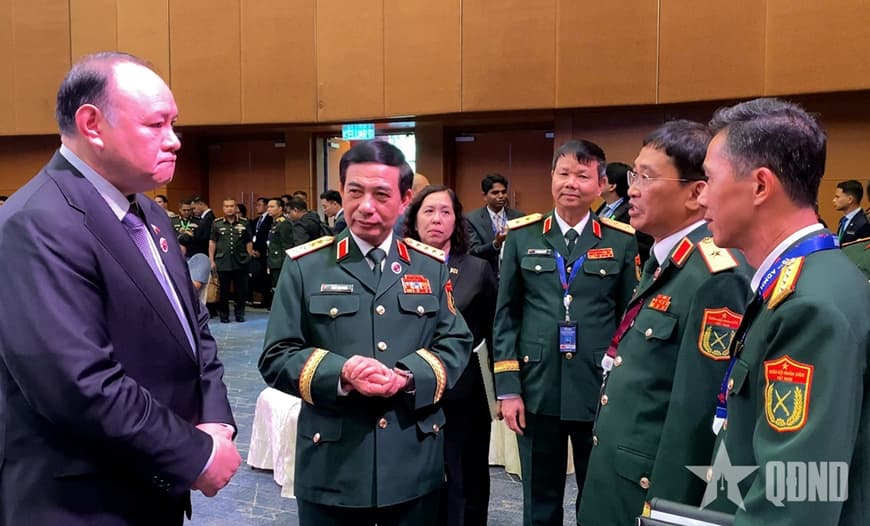 Đại tướng Phan Văn Giang gặp song phương với Bộ trưởng Quốc phòng các nước tham dự ADMM-19 và ADMM+ lần thứ 12