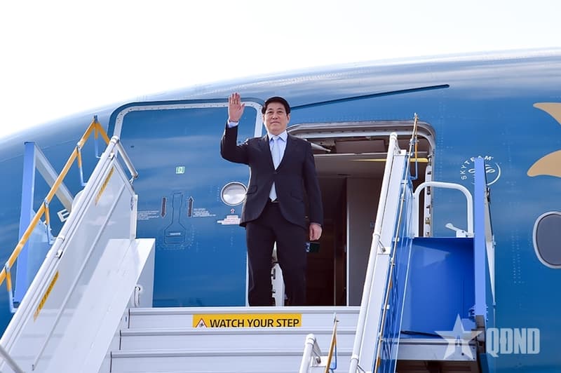 Chủ tịch nước Lương Cường đến Hàn Quốc, bắt đầu chương trình tham dự Tuần lễ Cấp cao APEC 2025