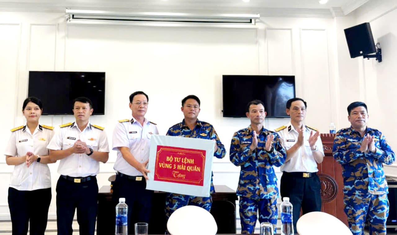 Bộ Tư lệnh Vùng 3 kiểm tra, động viên lực lượng diễu binh, diễu hành