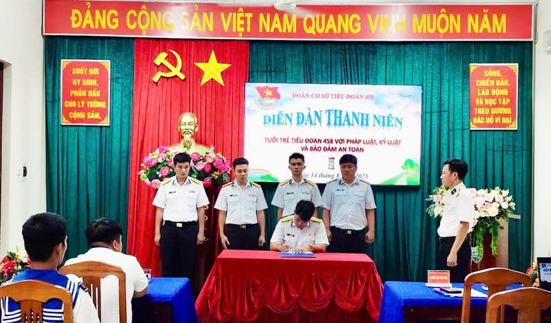 Tuổi trẻ Tiểu đoàn 458 tổ chức diễn đàn thanh niên