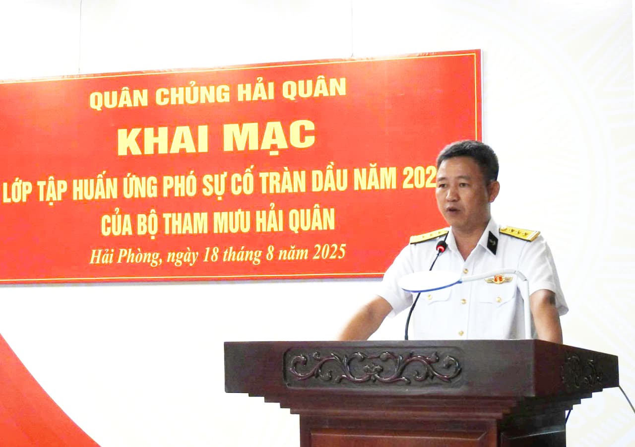 Công ty 128 tập huấn ứng phó sự cố tràn dầu