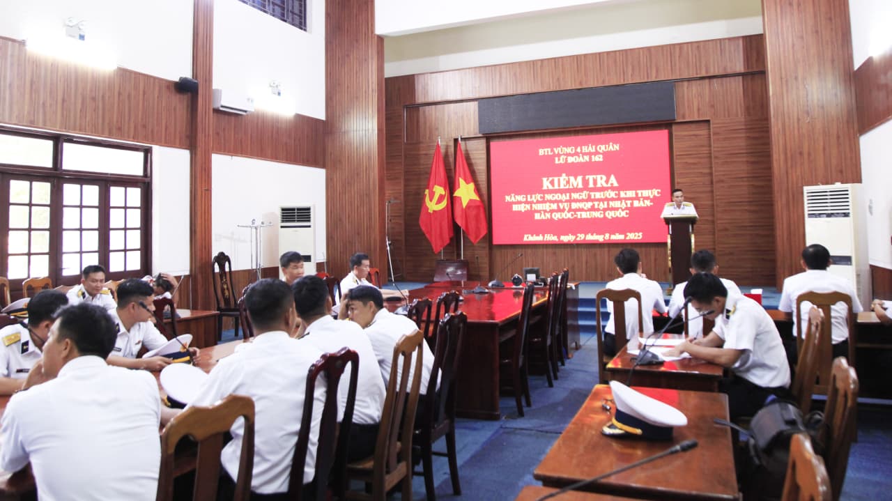 Kiểm tra năng lực ngoại ngữ đối với quân nhân làm nhiệm vụ đối ngoại quốc phòng